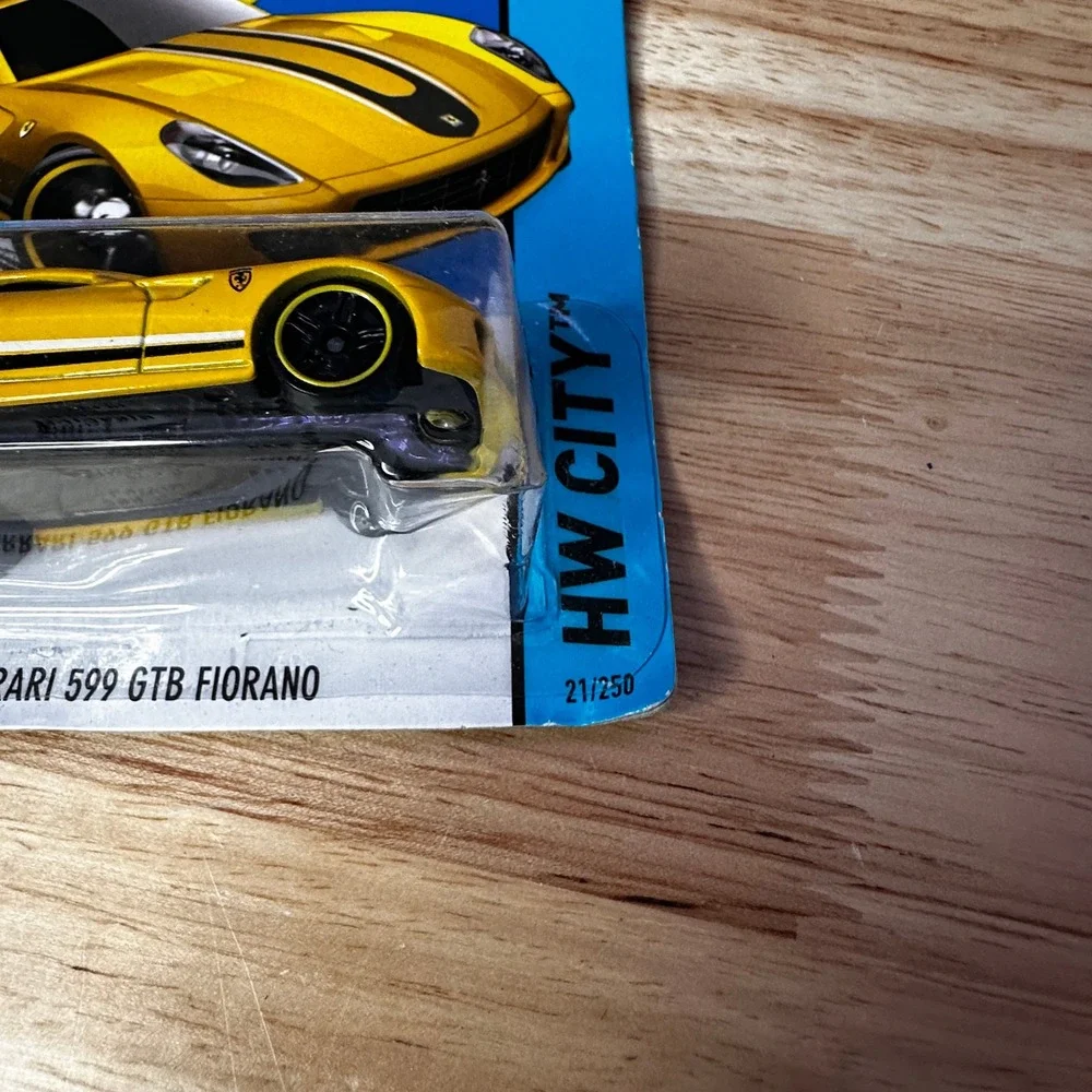 Hot Wheels Ferrari 599 GTB Fiorano Yellow HW City 2015 Street Power 21/250 CFH81